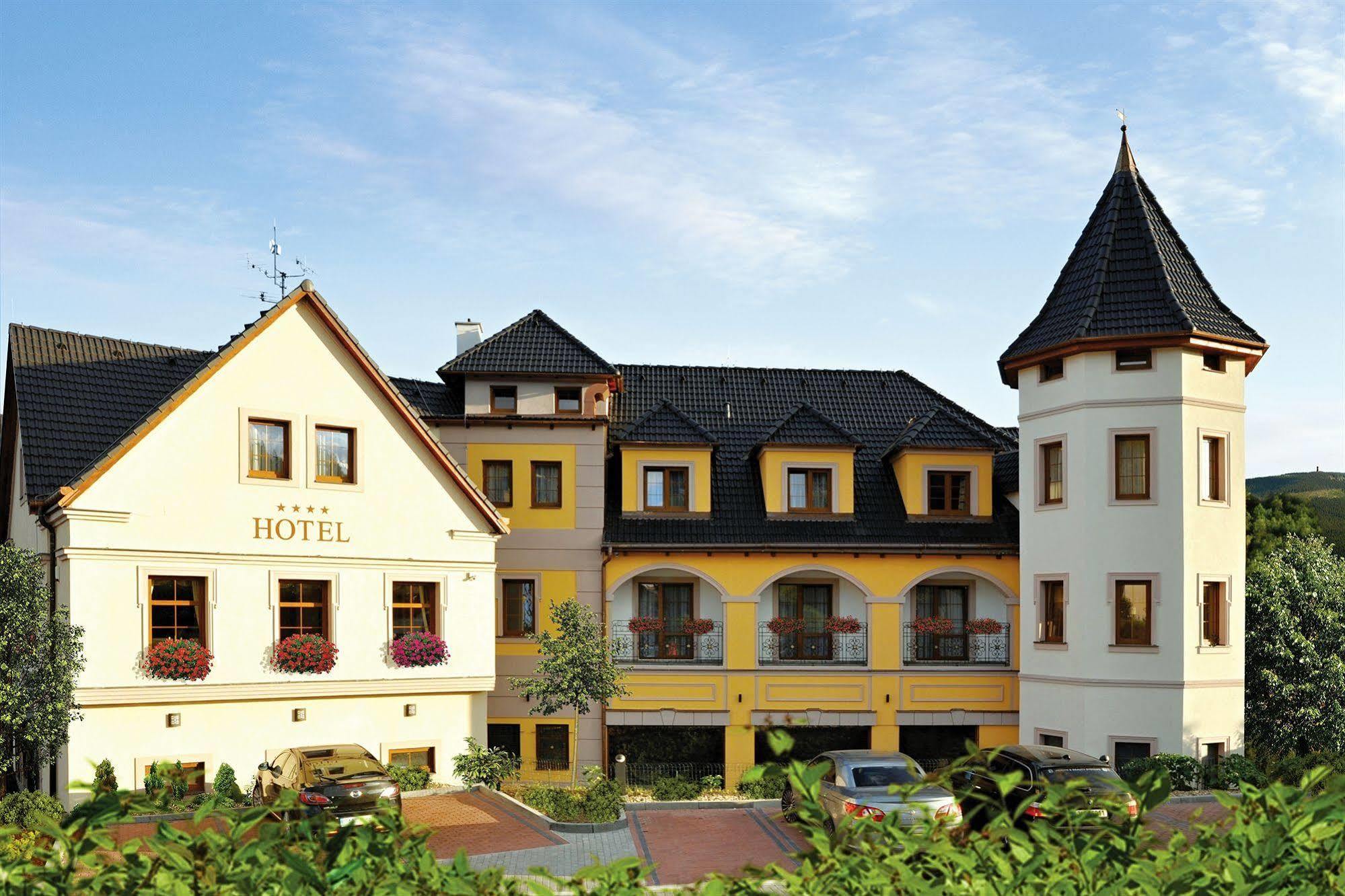Wellness Hotel Zlata Lipa Decin Extérieur photo