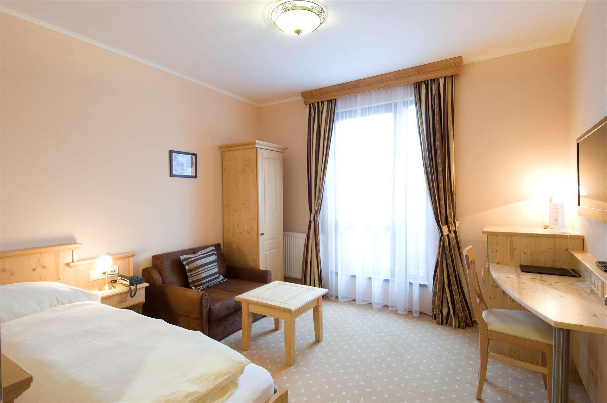 Wellness Hotel Zlata Lipa Decin Extérieur photo