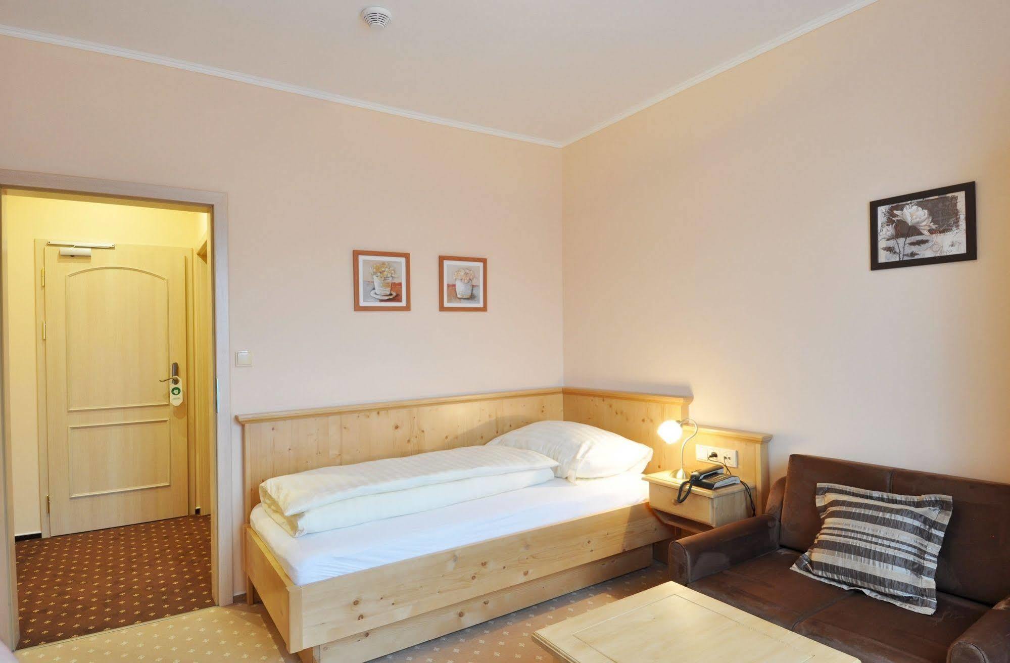Wellness Hotel Zlata Lipa Decin Extérieur photo